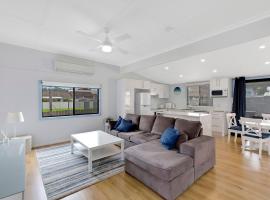 The Manning Cottage - Pet Friendly，位于安特兰斯的酒店