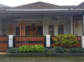 homestay serayu cluster，位于沃诺索博的酒店