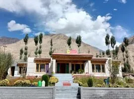 Mountain majesty guest house Ladakh by LexStays