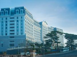 MerPerle Dalat Hotel，位于大叻的带热水浴缸的酒店