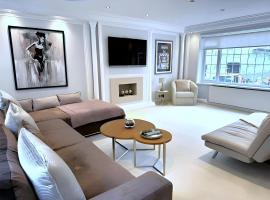 4million Pound Beautiful Mayfair House by Park Lane with private roof terrace，位于伦敦的别墅