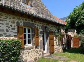 Gîte de Lagarde，位于Saint-Cernin的酒店