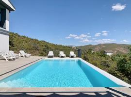 Chalet a estrenar, espectaculares vistas a la montaña，位于Torremocha de Jarama的酒店