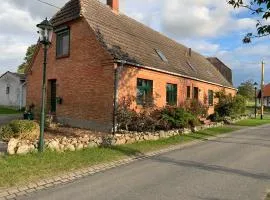 Gemütliches Ferienhaus in Barlin, unweit Dargun