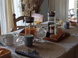 Chambres d'amis Petit déjeuner offert，位于Vialas的酒店