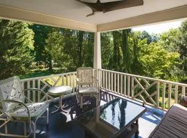 Private Downtown Sunny Retreat w/ Spacious Balcony