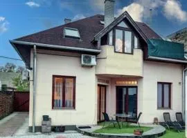 Achilles house