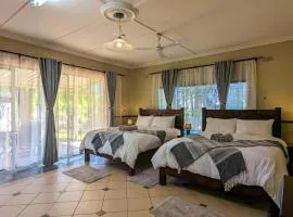 Zambezi Family Lodge - Elephant Room