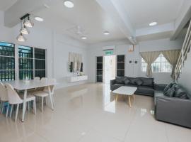 Kings Pine Residence homestay 14，位于拉瑙的酒店