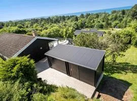 3 Bedroom Cozy Home In Fårevejle