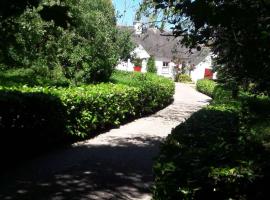 O'Neill's Self Catering Cottage- close to Cashel，位于蒂珀雷里的酒店