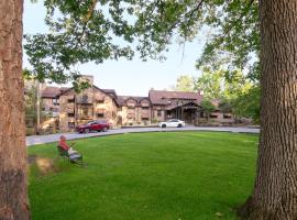 Cumberland Falls State Resort Park，位于Honeybee的酒店