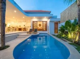 Villa TOLOSA - NEW Modern & Luxury 3BR - Central Canggu Beach