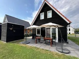 Holiday home near the beach on the Oosterschelde