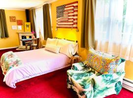 Catskill Cabin The Flamingo Suite 5，位于Shandaken的酒店