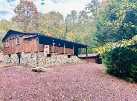 Cozy Log Cabin in Jim Thorpe