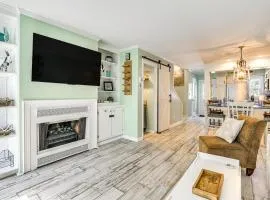 Chic Murrells Inlet Getaway about 2 Mi to Marsh Walk!