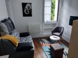 Petit studio cosy à proximité de Paris，位于欧博讷的酒店