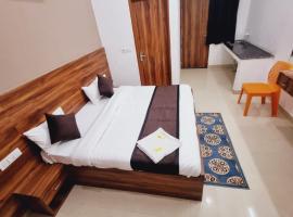 Hotel Backpackers Family Rooms - Affordable Stay Near Taj，位于Nagla Dhīmar的酒店