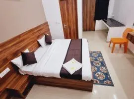 Hotel Backpackers Family Rooms - Affordable Stay Near Taj