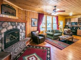 Cabin minutes from Yosemite，位于费希坎普的酒店