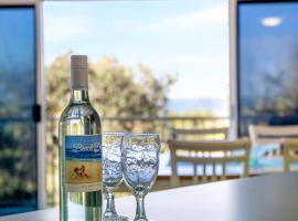 3Bed Ocean views with Pool，位于巴迪纳的酒店