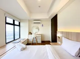 Cozy Living 2BR Room Pollux Chadstone Apartment By Travelio