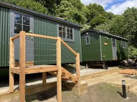 Shepherd Huts at Sheepscombe