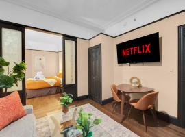 Stunning Condo in Heart of New York with GYM & MORE，位于纽约的酒店
