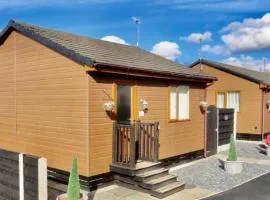 Ivy Cabin with Hot Tub