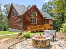 Cabin For Two Near Helen w Spa Amenities