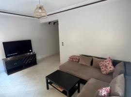Cozy and chill in middle of Tangier，位于Beni Touzine的酒店