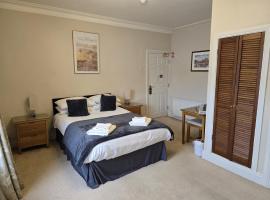 Wheatsheaf Hotel & Rooms，位于科布里奇的酒店
