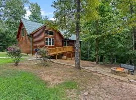 Romantic Cabin with Spa Amenities near Helen GA