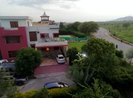 Hill Town Guest House Islamabad，位于伊斯兰堡的旅馆