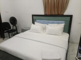 Tristar Hotel & Suites，位于Oko Orisa的酒店