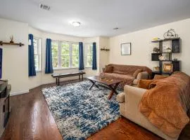 2nd Flr gated apt with gym near Newark-Penn station