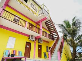 Travellers Palm Backpackers，位于库尔克岛的酒店