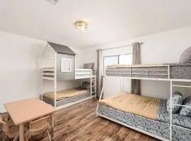 Spacious 4BR w Game Room - 15 min to Seaworld