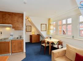 Haus Inselresidenz Strandburg Wohnung S311，位于于斯德的带泳池的酒店