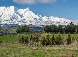 Taylor's Alpine Retreat - Ohakune Holiday Home