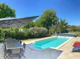 Awesome Home In Sainte-Gemme-La-Plaine