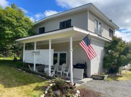 Peaceful Acres Triplex One - Lighthouse Inn - Soldotna, Alaska，位于Kasilof的酒店