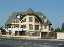 Hotel Holdfény，位于Kápolnásnyék的酒店
