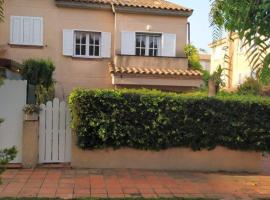 Cosy house with swimming pool in Altafulla，位于阿尔塔夫拉的酒店