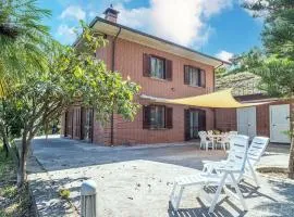 3 Bedroom Pet Friendly Home In Castellabate