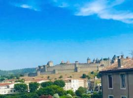 Appartement T2 avec vue château，位于Carcassone的酒店