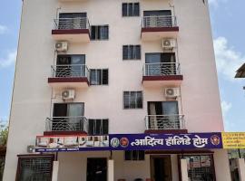 Aditya Holiday Home Ganpatipule，位于甘帕普拉的酒店