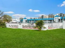 Super 8 by Wyndham Portsmouth - Norfolk