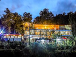 Blossom Hideaway Kausani，位于考萨尼的酒店